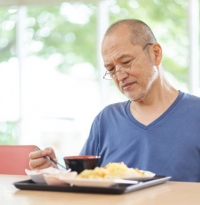 مشکلات خوردن در افراد آلزایمری